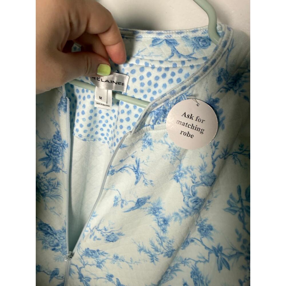 VTG Miss Elaine Women’s Medium Blue White Floral Toile Long Robe NWT Cottagecore - Picture 5 of 7